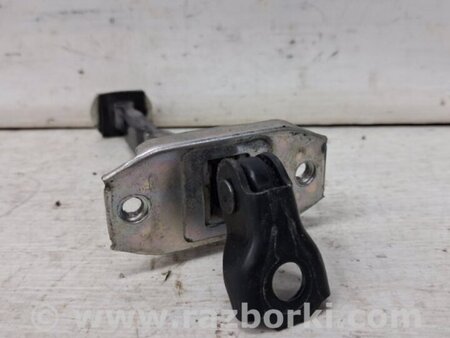 ФОТО Ограничитель двери задний правый для Nissan Qashqai/Roque Sport (2014-2017) Киев