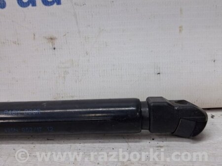 ФОТО Амортизатор крышки багажника для Nissan Qashqai/Roque Sport (2014-2017) Киев