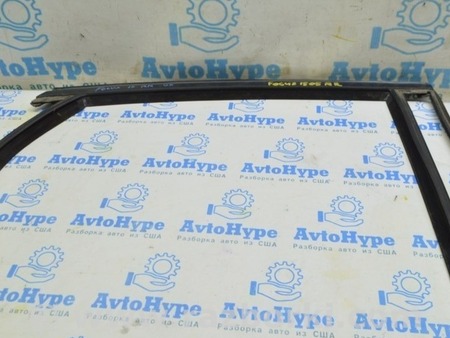 ФОТО Уплотнитель стекла с верхним молдингом зад прав для Ford Focus 3 (01.2010 - 03.2018) Одесса