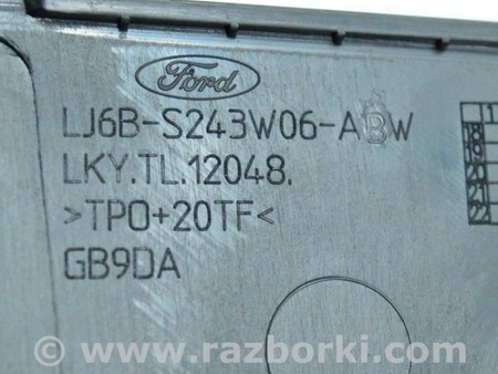 ФОТО Накладка центральной стойки нижняя левая для Ford Escape 4 (01.2018-...) Одесса