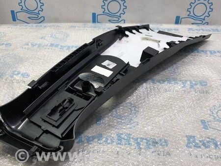 ФОТО Накладка центральной стойки верхняя (ремень) левая для Infiniti QX30 (15-19) Одесса