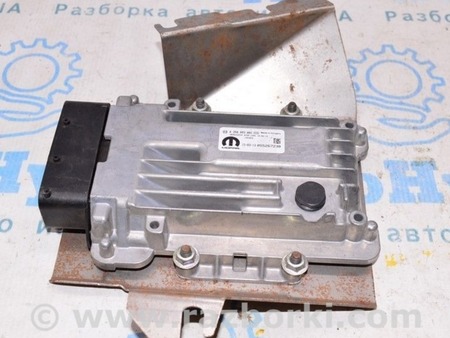 ФОТО Уплотнитель решетки дворинков для Infiniti QX30 (15-19) Одесса