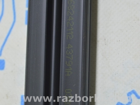 ФОТО Уплотнитель стекла двери внутренний передней правой для Jeep Compass (17-21) Одесса