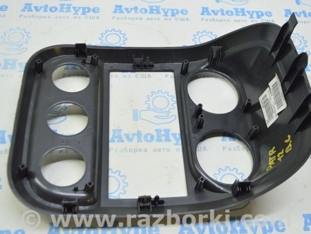 ФОТО Накладка передней панели центральная для Jeep Patriot (10-17) Одесса