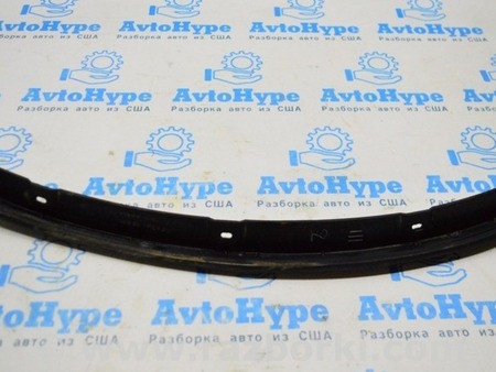 ФОТО Уплотнитель крыла зад лев для Toyota Sequoia (08-17) Одесса