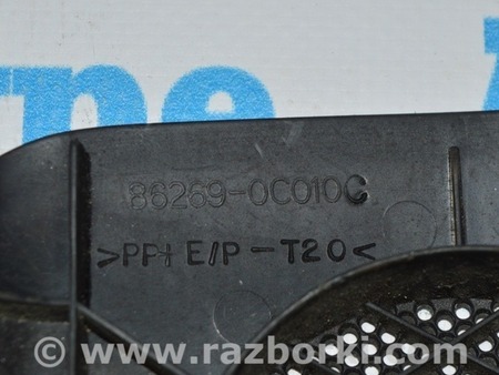 ФОТО Сетка динамика прав для Toyota Sequoia (08-17) Одесса