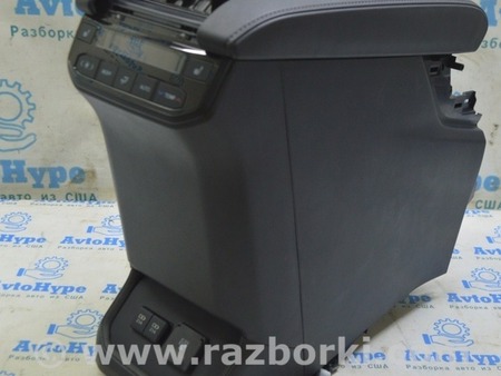 ФОТО Консоль центральная подлокотник кожа черн для Toyota Highlander (2019-) Одесса