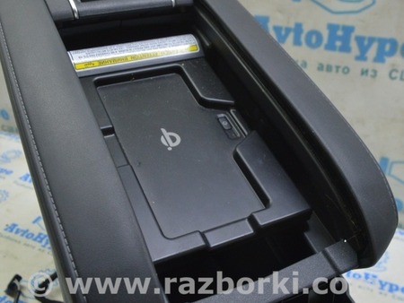 ФОТО Консоль центральная подлокотник кожа черн для Toyota Highlander (2019-) Одесса