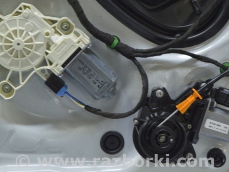 ФОТО Доводчик двери перед прав для Volkswagen Touareg (18-...) Одесса