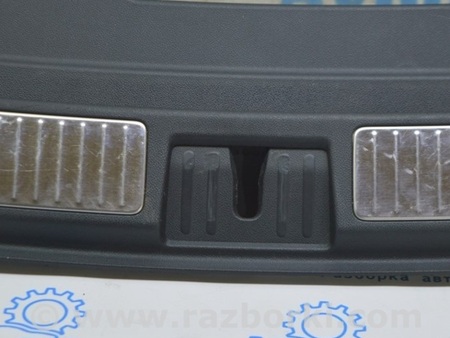 ФОТО Накладка проема багажника центр для Volkswagen Touareg (18-...) Одесса