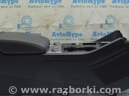 ФОТО Консоль центральная подлокотник кожа XQY для Volkswagen Touareg (18-...) Одесса