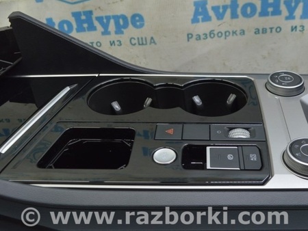 ФОТО Накладка центральной консоли серебро для Volkswagen Touareg (18-...) Одесса