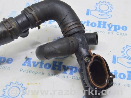 ФОТО Патрубок охлаждения на тройник для Volkswagen T5 Transporter, Caravelle, Multivan (03-15) Одесса