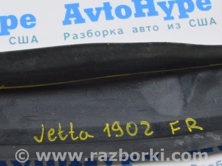 ФОТО Уплотнитель крыла дверь-крыло прав треснут для Volkswagen Jetta USA (2018-) Одесса