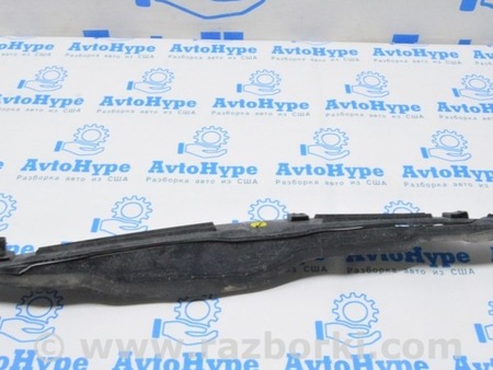 ФОТО Уплотнитель крыла дверь-крыло прав треснут для Volkswagen Jetta USA (2018-) Одесса