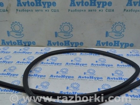 ФОТО Уплотнитель дверного проема зад прав для Lexus RX350/450 (09-15) Одеса