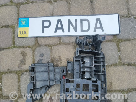 ФОТО гніздо запобіжників для Audi (Ауди) A8 D3 (07.2002-10.2009) Львов