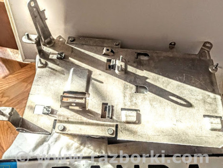 ФОТО Кронштейн для Audi (Ауди) A8 D3 (07.2002-10.2009) Львов