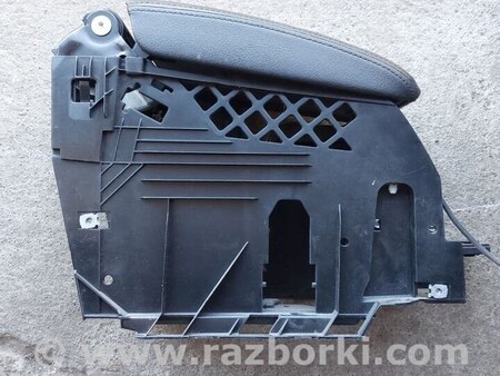 ФОТО Крепление центральной консоли для Volkswagen Golf Plus Mk5 (12.2004-09.2014) Львов