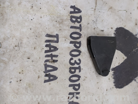 ФОТО кронштейн трикутника аварійної зупинки для Volkswagen Passat B5 (08.1996-02.2005) Львов