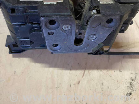 ФОТО Замок двери передней правой для Renault Kangoo II (07-21) Костопіль