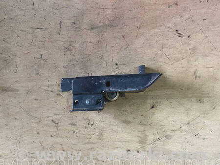 ФОТО Обмежувач правих відсувнихдверей для Renault Kangoo II (07-21) Костопіль