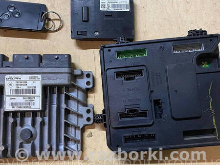 ФОТО Коплект ЕБУ блок управління для Renault Megane 3 (08-16) Костопіль