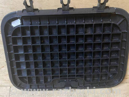 ФОТО Кришка бардачка в підлозі для Renault Megane 3 (08-16) Костопіль