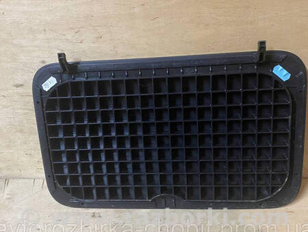 ФОТО Кришка бардачка в підлозі для Renault Megane 3 (08-16) Костопіль