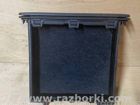 ФОТО Кришка бардачка в підлозі для Renault Megane 3 (08-16) Костопіль