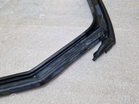 ФОТО Уплотнительная резинка боковой двери для Audi (Ауди) A3 III 8V (12-20) Київ