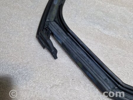 ФОТО Уплотнительная резинка боковой двери для Audi (Ауди) A3 III 8V (12-20) Київ