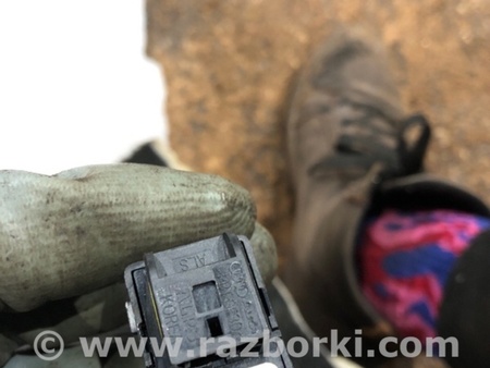 ФОТО Кнопка стеклоподъемника для Audi (Ауди) A3 III 8V (12-20) Київ