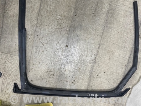 ФОТО Уплотнительная резинка боковой двери для Audi (Ауди) A3 III 8V (12-20) Київ