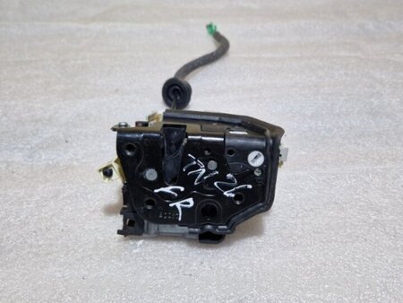 ФОТО Замок боковой двери для Audi (Ауди) A4 V B9 - 8W (2015-) Київ