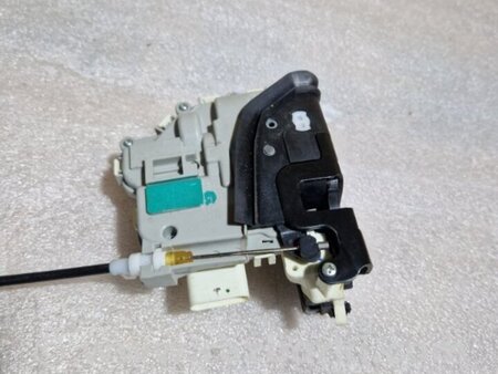 ФОТО Замок боковой двери для Audi (Ауди) A4 V B9 - 8W (2015-) Київ