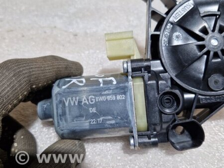 ФОТО Мотор стеклоподъемника для Audi (Ауди) A4 V B9 - 8W (2015-) Київ