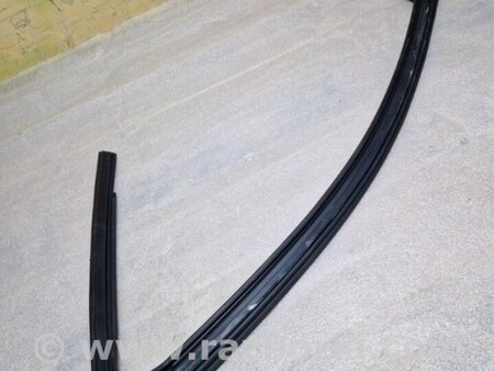 ФОТО Уплотнительная резинка боковой двери для Audi (Ауди) A4 V B9 - 8W (2015-) Київ