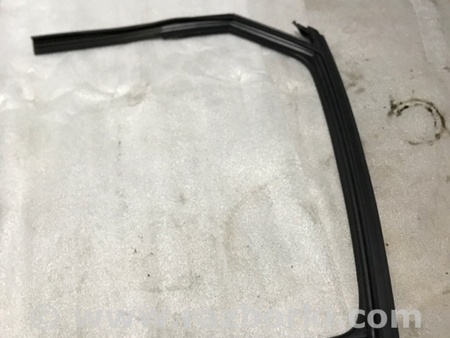 ФОТО Направляющая стекла двери для Audi (Ауди) A4 V B9 - 8W (2015-) Київ