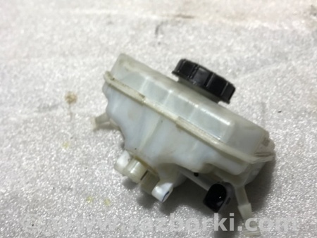 ФОТО Бачок для тормозной жидкости для Audi (Ауди) A4 V B9 - 8W (2015-) Київ