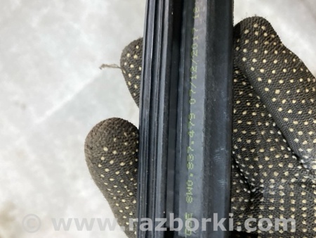 ФОТО Уплотнитель стекла двери для Audi (Ауди) A4 V B9 - 8W (2015-) Київ