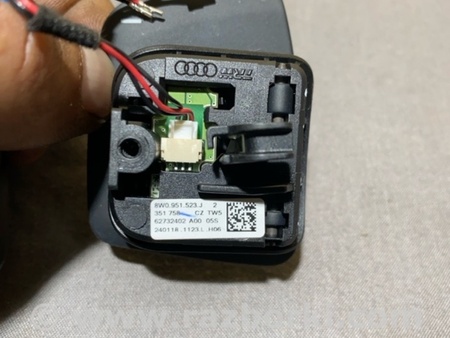 ФОТО Кнопки на руль для Audi (Ауди) A4 V B9 - 8W (2015-) Київ