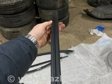 ФОТО Уплотнитель стекла двери для Audi (Ауди) A4 V B9 - 8W (2015-) Київ