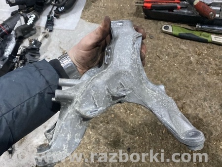 ФОТО Кронштейн для Audi (Ауди) A4 V B9 - 8W (2015-) Київ