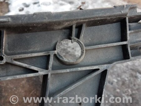 ФОТО Кронштейн правый для Audi (Ауди) A4 IV B8 8K (07-15) Київ