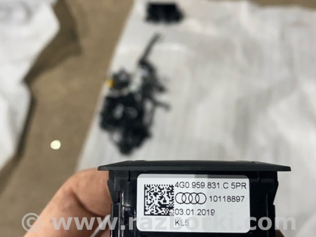ФОТО Кнопка открывания багажника для Audi (Ауди) A5 F5 B9 (16-24) Київ