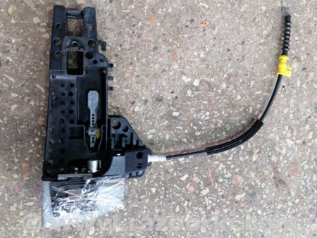 ФОТО Кронштейн ручки дверной передний правый для Audi (Ауди) A6 C7 4G (11-18) Київ