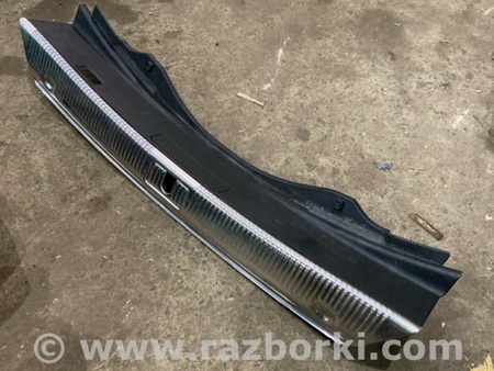 ФОТО Накладка замка багажника для Audi (Ауди) A8 III D4 4H (09-17) Київ