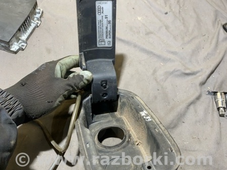ФОТО Лючок топливного бака для Audi (Ауди) A8 III D4 4H (09-17) Київ