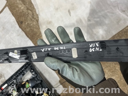 ФОТО Накладка на карту двери для Audi (Ауди) A8 III D4 4H (09-17) Київ